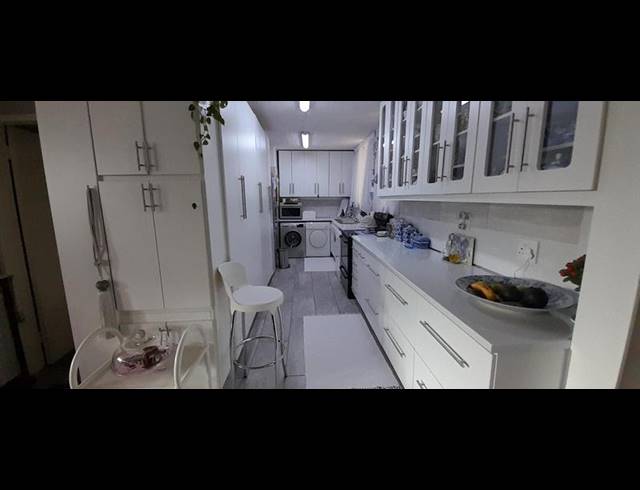 3 BEDROOM APARTMENT FOR SALE IN MEYERSPARK